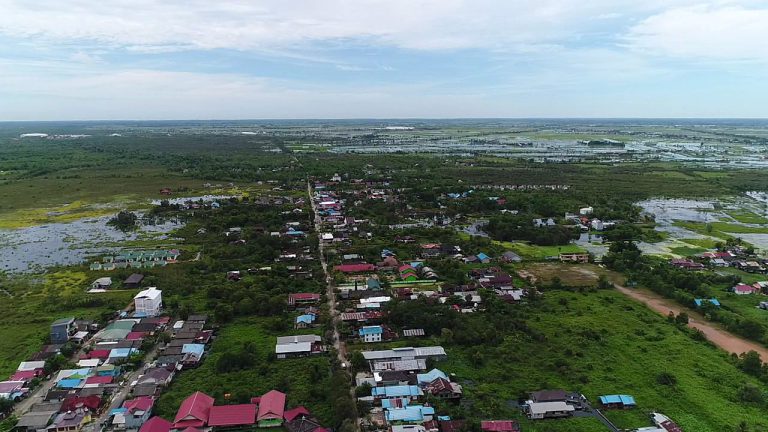 Penanganan dan Penyerahan Bantuan Banjir Di Kecamatan Gambut