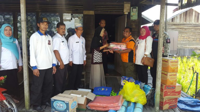 Penyerahan Bantuan Korban Puting Beliung Kecamatan Gambut