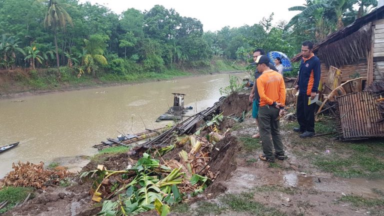 BPBD Kabupaten Banjar Tinjau Lokasi Bencana Tanah Longsor di Kecamatan Astambul