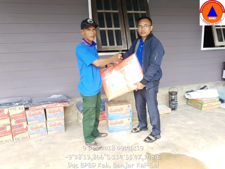 Penyerahan Bantuan Korban Bencana Angin Puting Beliung di Kecamatan Karang Intan