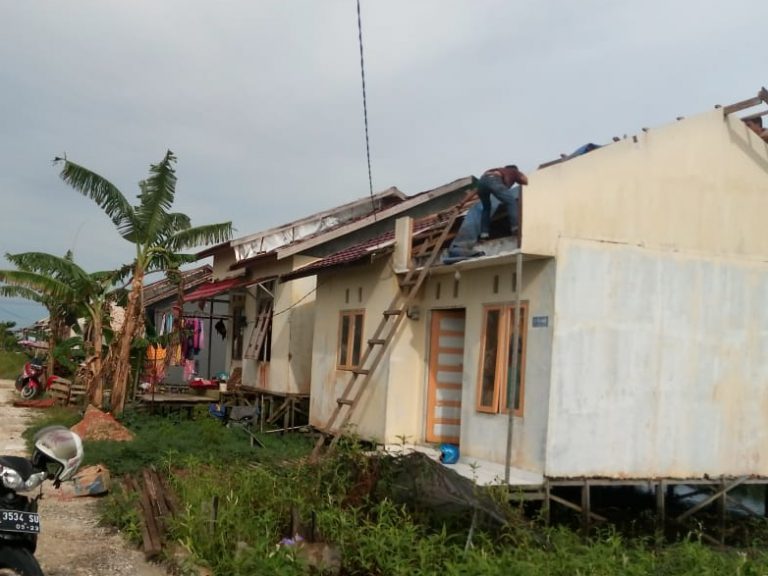 Musibah Angin Puting Beliung di Desa Tatah Amuntai Kecamatan Kertak Hanyar