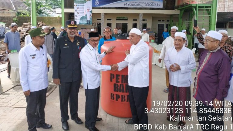 Penyerahan Tandon BPBD Dalam Rangka Pelaksanaan Haul Abah Guru Sekumpul yang ke 15