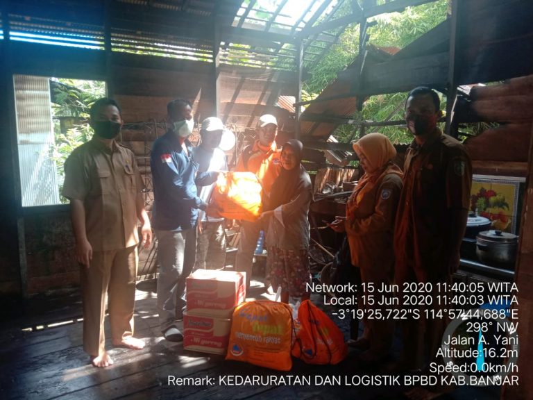 Penyerahan Bantuan Logistik bagi Korban Musibah Kebakaran di Kec. Mataraman
