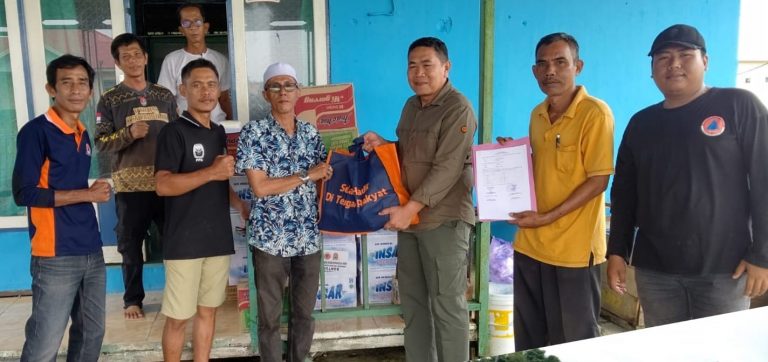 Pendistribusian Bantuan Logistik BPBD Kabupaten Banjar di Desa Melayu