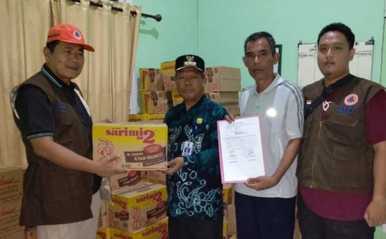 BPBD Kabupaten Banjar Distribusikan Logsitik dan Siagakan Perahu Guna Mobilisasi Nakes