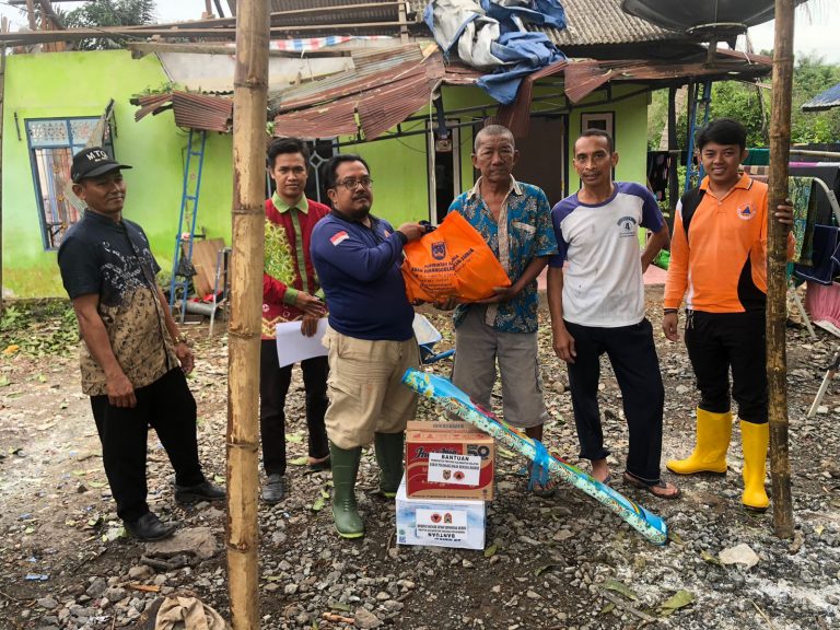 BPBD Kabupaten Banjar Salurkan Bantuan untuk Korban Angin Puting Beliung di Desa Mataraman