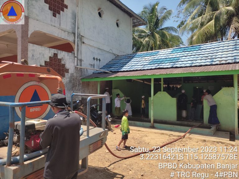 BPBD Banjar Distribusikan Air Bersih ke Empat Desa