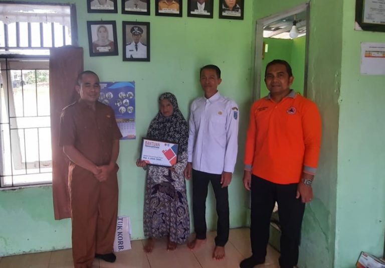 BPBD Kabupaten Banjar Salurkan Bantuan Bagi Korban Angin Kencang di Dua Desa