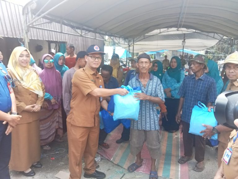Pemkab Banjar Bersama BPBD dan Lintas Instansi Bantu Korban Kebakaran di Desa Kaliukan Kec. Astambul