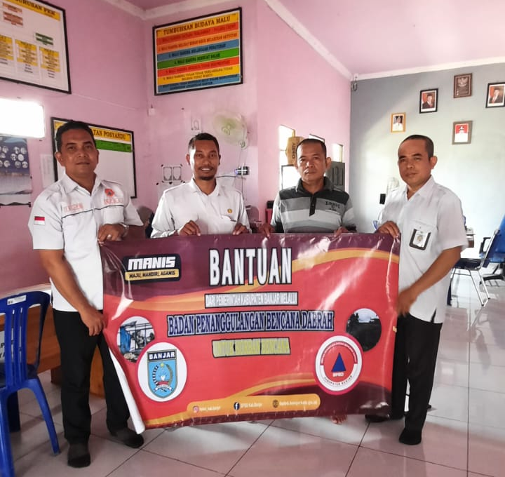 BPBD Banjar Salurkan Bantuan untuk Korban Angin Kencang di Desa Mangkauk