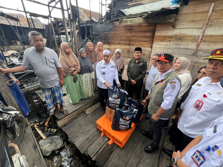 Pemkab Banjar Salurkan Bantuan untuk Korban Kebakaran di Desa Pekauman