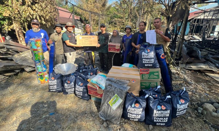 BPBD Kabupaten Banjar Gerak Cepat Salurkan Bantuan Logistik kepada Korban Kebakaran Permukiman di Desa Mali-mali